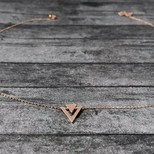 Dainty Chevron Necklace | Geometric Jewelry | Dainty Rose Gold Necklace | FENNO FASHION | Megan Fenno
