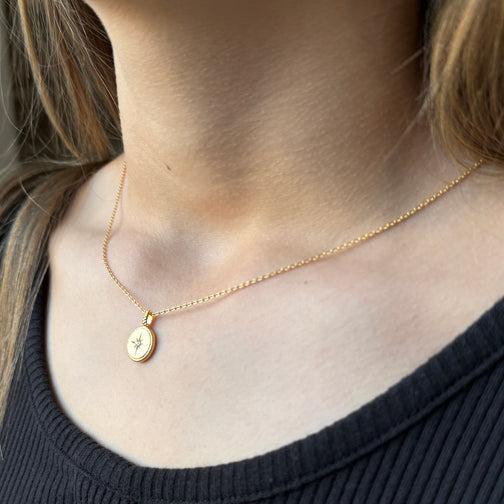 Small circle pendant necklace sales