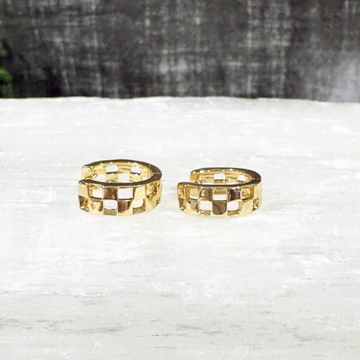 Checkered Huggie Hoops | Earrrings for Everyday Wear | Snap Hoop Earrings | Small Gold Hoop Earrings | FENNO FASHION