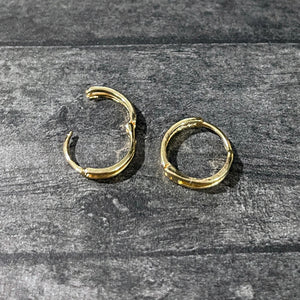 Small Gold Huggie Hoops | FENNO FASHION