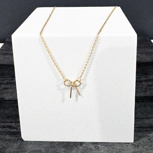 Gold Bow Necklace | Dainty Gold Bow Necklace | Minimalist Jewelry | FENNO FASHION