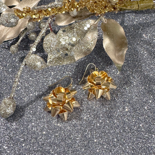 Gold Present Bow Christmas Earrings  | FENNO FASHION | Christmas Jewelry | Christmas Earrings 