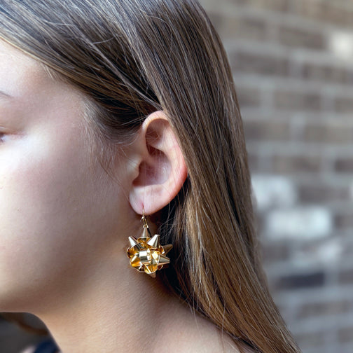 Gold Present Bow Christmas Earrings  | FENNO FASHION | Christmas Jewelry | Christmas Earrings 