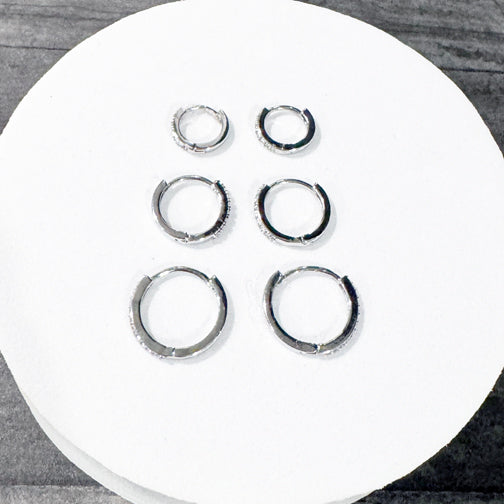 Minimalist Hoops | Small Hoop Earrings | Small Gold Hoop Earrings | Small Silver Hoop Earrings | FENNO FASHION