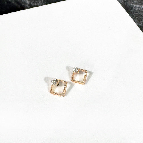 Minimalist Square Earrings | Gold Minimalist Earrings | Dainty Studs | FENNO FASHION