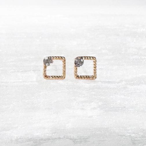 Minimalist Square Earrings | Gold Minimalist Earrings | Dainty Studs | FENNO FASHION