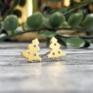 Gold Christmas Tree Stud Earrings | Christmas Jewelry | FENNO FASHION | Megan Fenno
