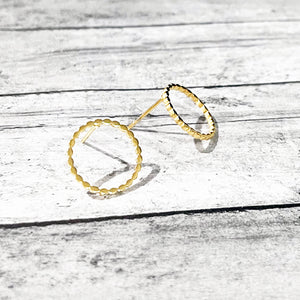 Gold Dainty Circle Earrings | Circle Earrings | Dainty Studs | FENNO FASHION | Megan Fenno 