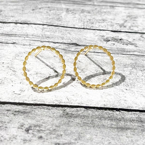 Gold Dainty Circle Earrings | Circle Earrings | Dainty Studs | FENNO FASHION | Megan Fenno 